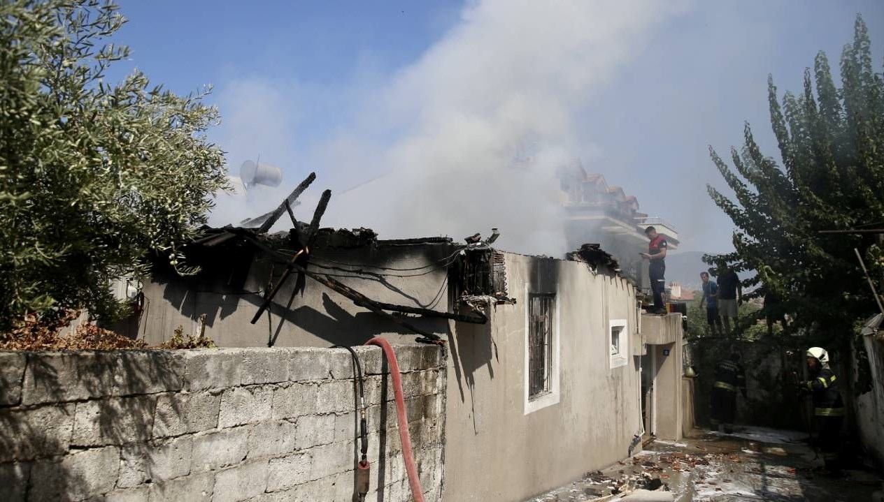 Fethiye’de bir evde yangın