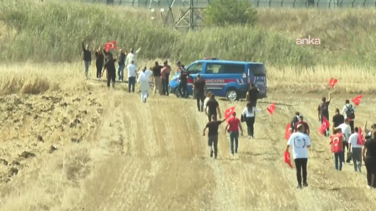 Zeydan Karalar’a tarladan seslerini duyurmaya çalışan Adanalılara jandarma engeli!