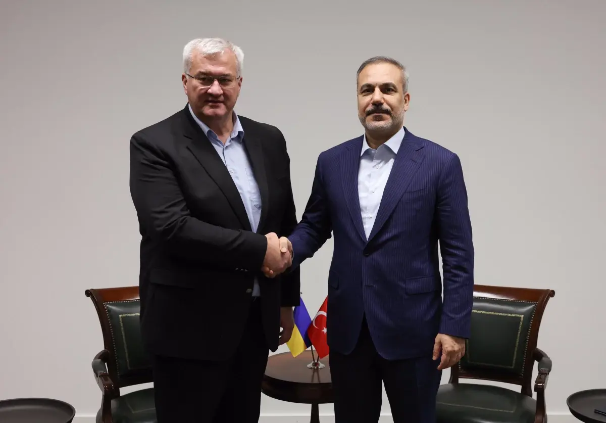 Fidan ve Sybiha Lüksemburg’da Buluştu