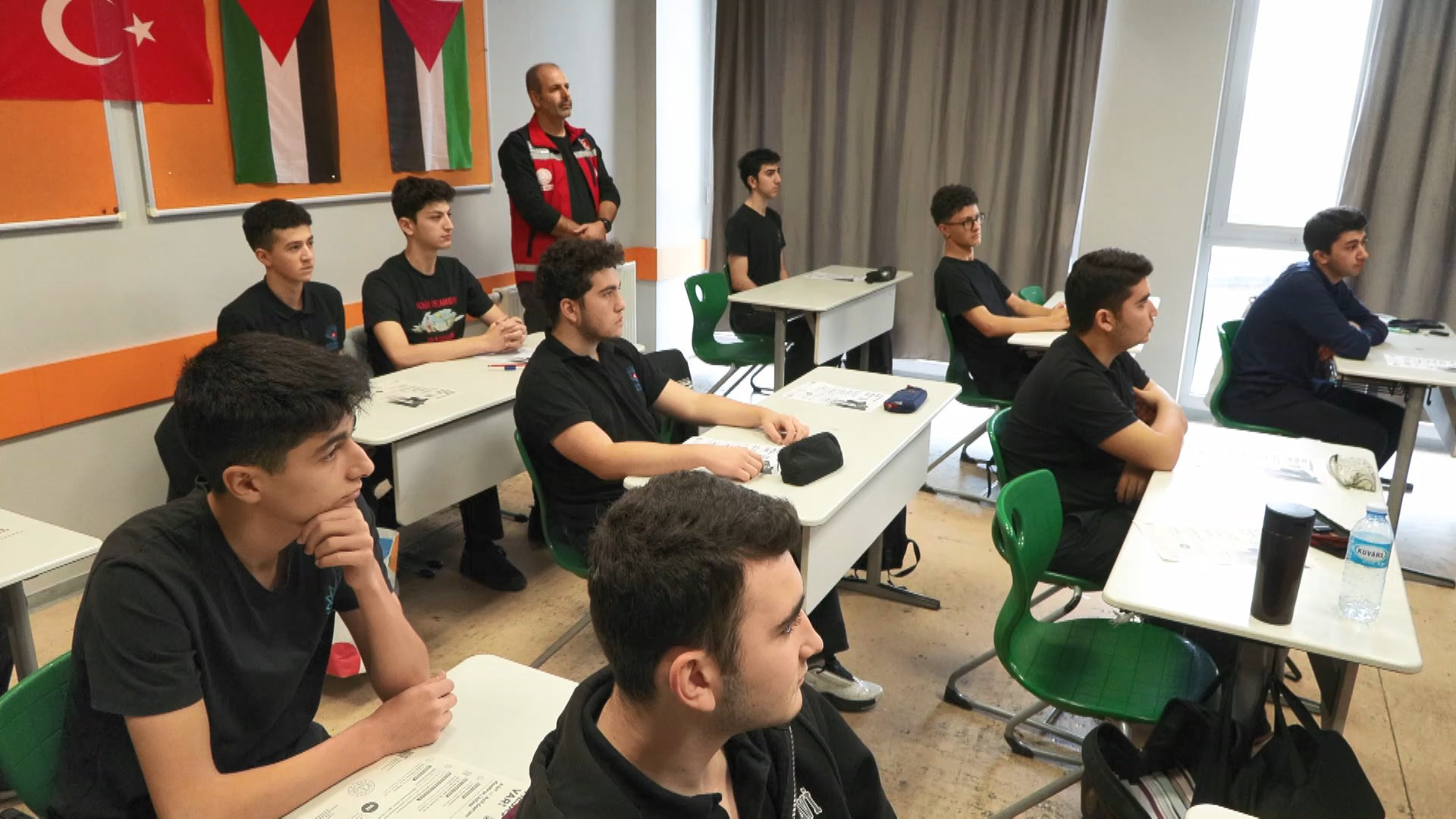 tum okullarda deprem tatbikati yapildi HD4qfCJw.jpg