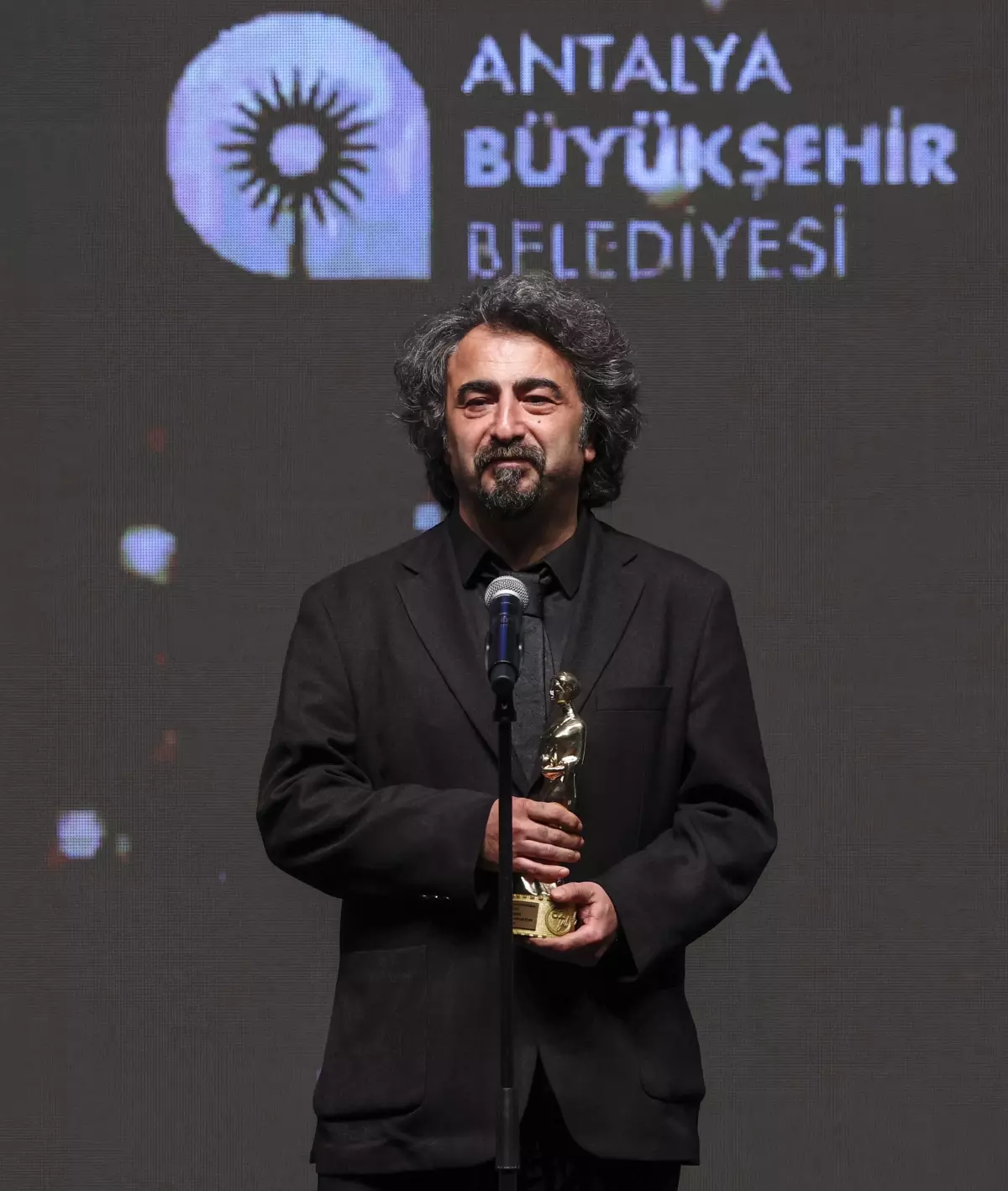 Antalya Film Festivali’nde ‘Tavşan İmparatorluğu’ Rüzgarı