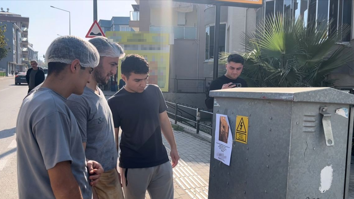 Bursa’dan bir tanıdığının fotoğrafını her yere astı: Kızlarınızı bu adamdan uzak tutun