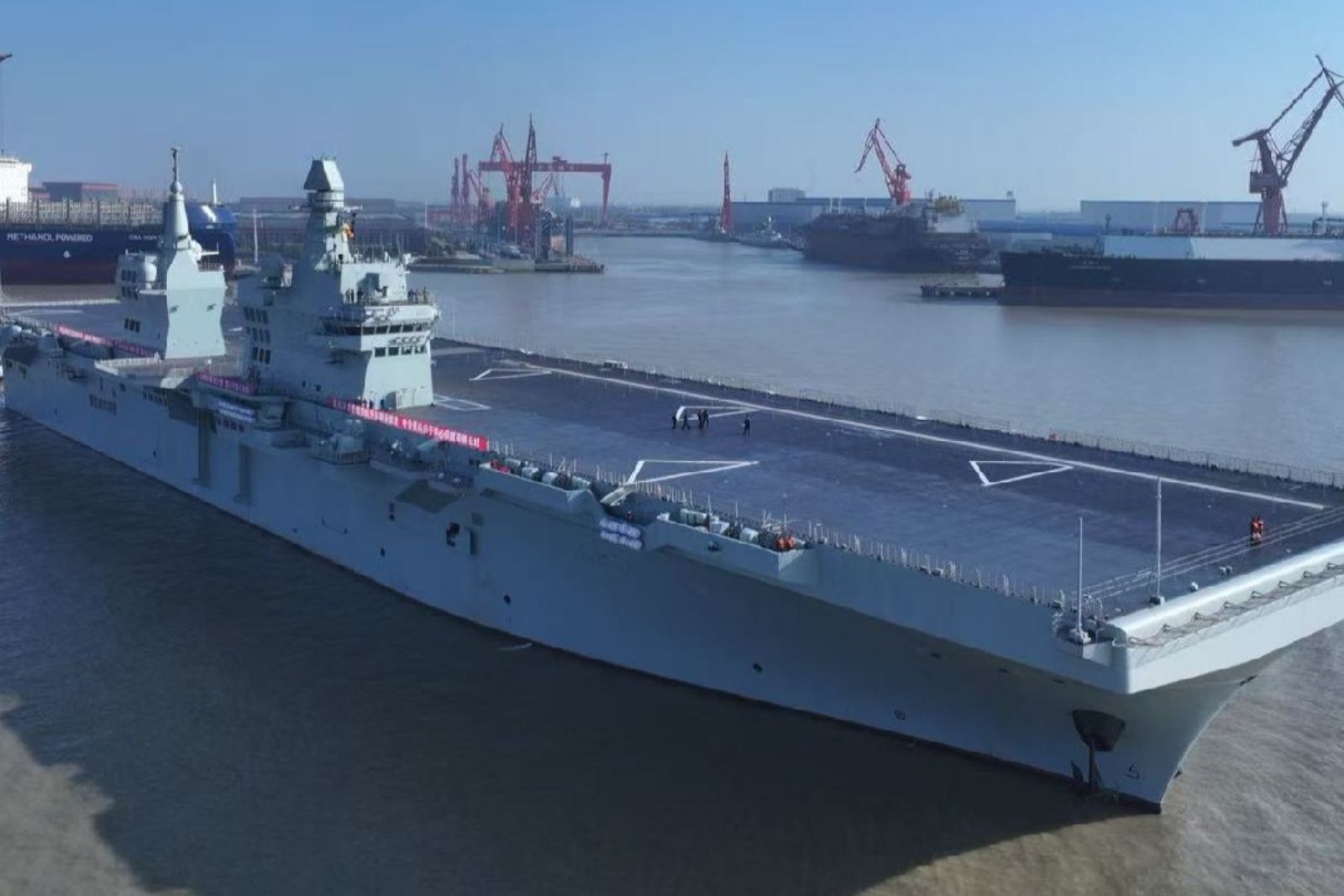 Çin’in Anadolu modeli  insansız hava aracı taşıyabilen SİHA gemisi göreve hazır