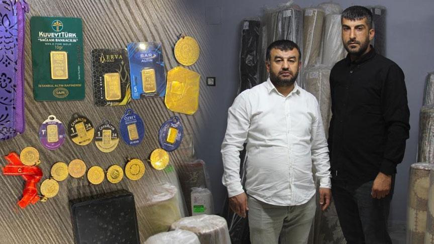 Halıdan servet çıktı: ‘Cüzdanı açtığımda altınları gördüm’