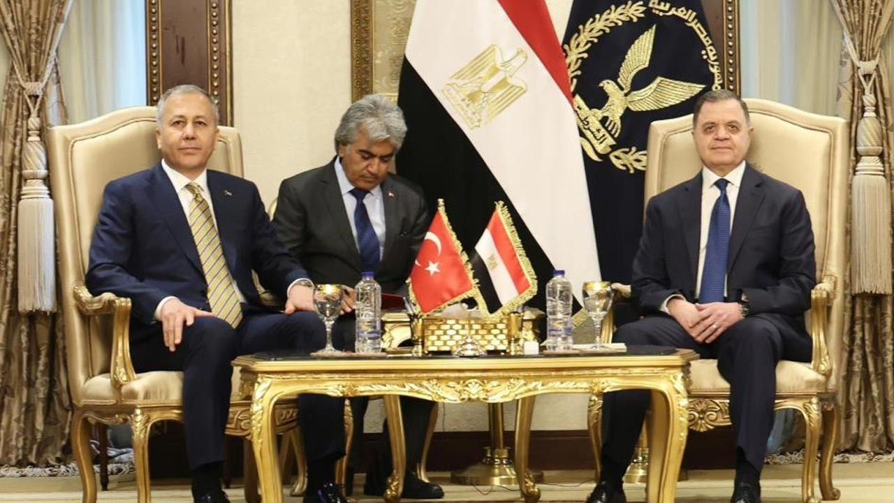İçişleri Bakanı Ali Yerlikaya, Mısır’da mevkidaşı ile bir araya geldi