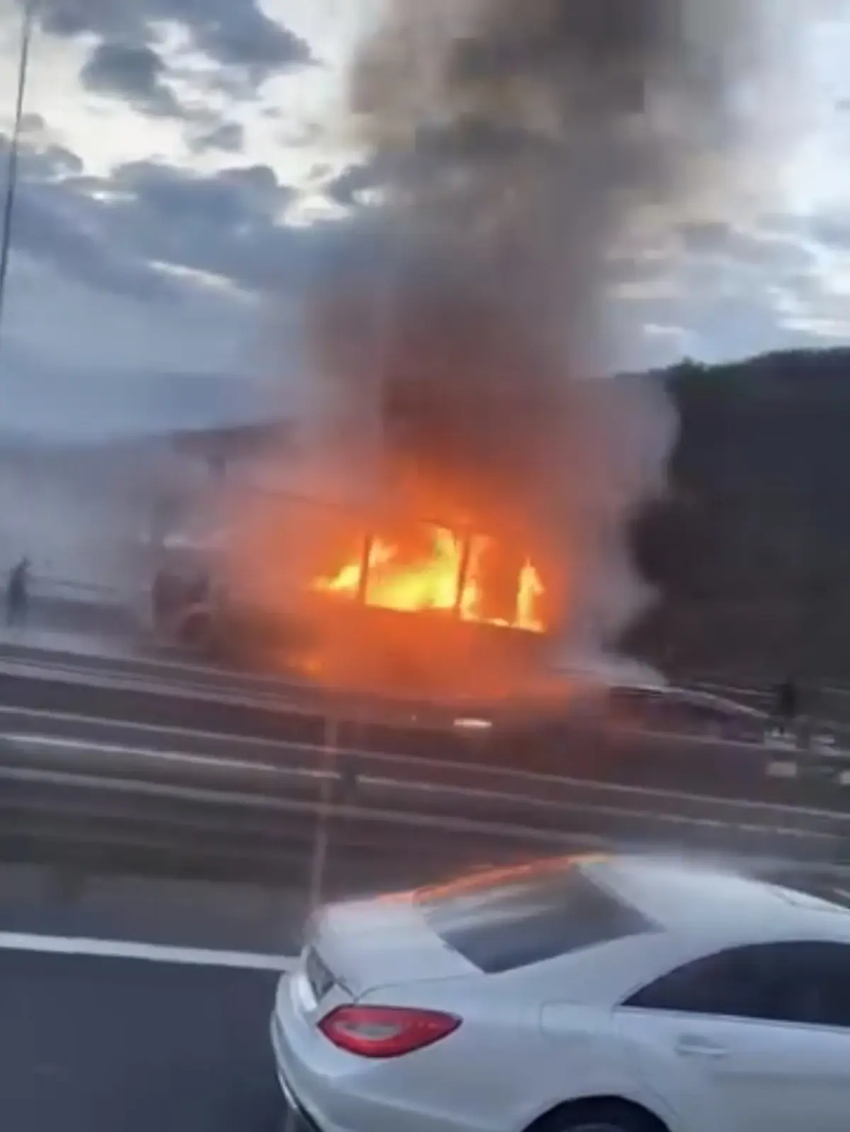 Kuzey Marmara Otoyolu’nda Kamyon Yangını