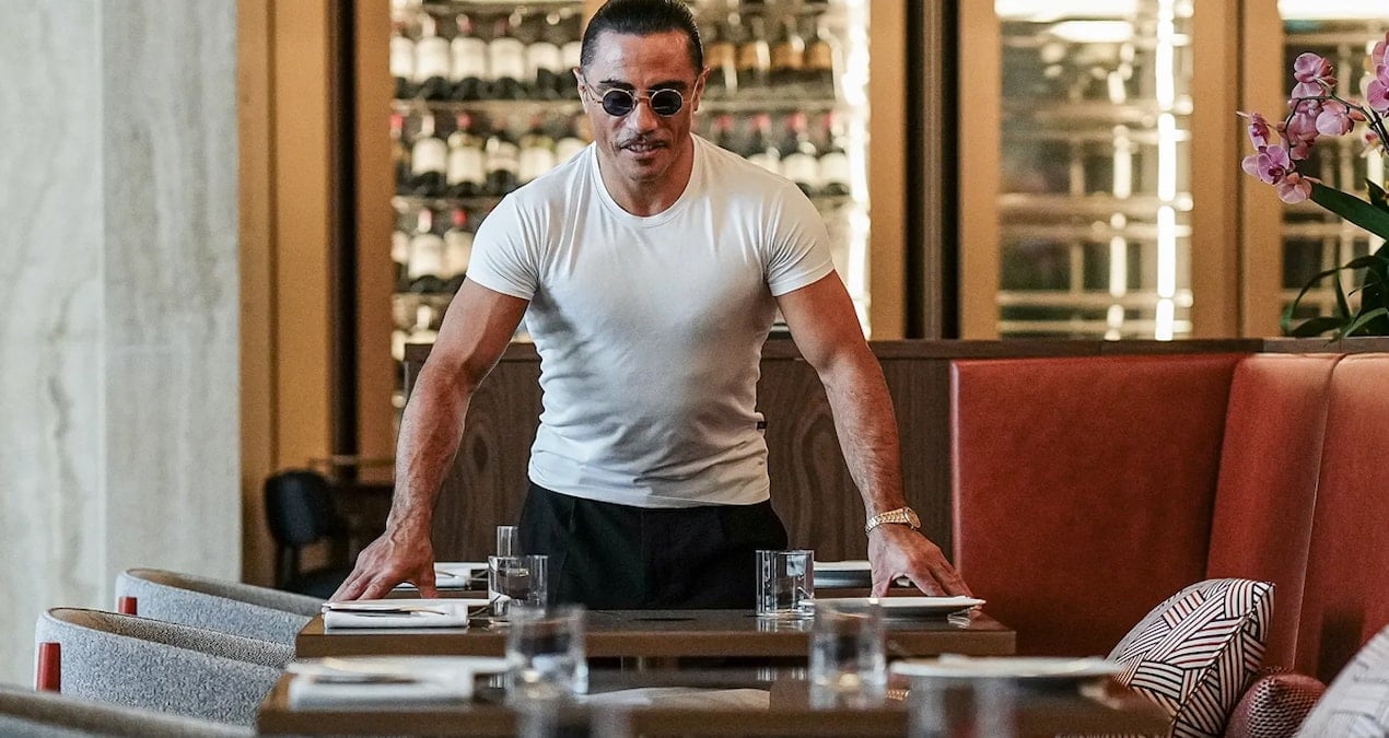 Londra’da Nusret rüzgarı: Salt Bae’ için kuyruklar uzadı