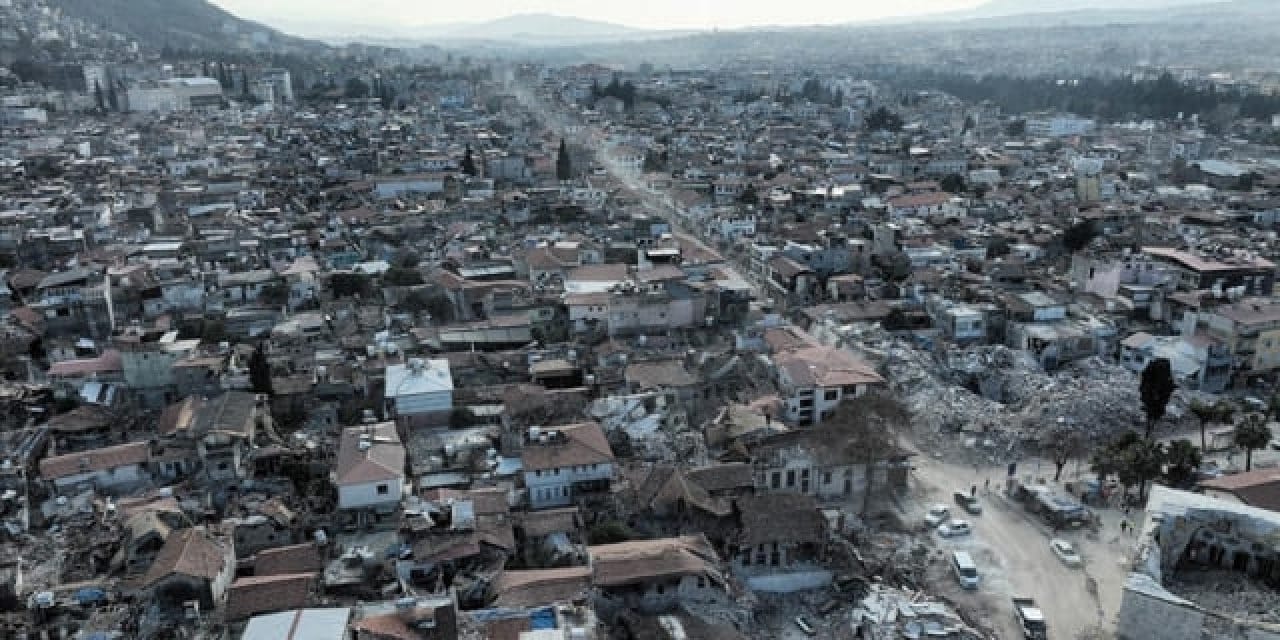 6 Şubat’ta anne ve babasını kaybetmişti: Milletvekillerine ‘Yargı paketi’ mektubu!