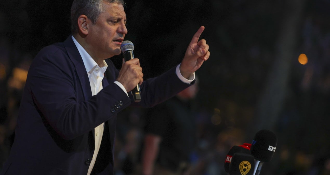 CHP Genel Başkanı Özgür Özel konuşuyor