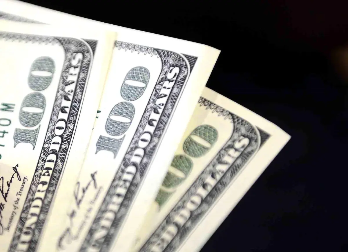 Döviz Kurları: Dolar ve Euro Haftaya Yükselişle Başladı