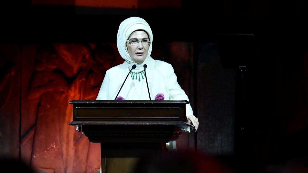 Emine Erdoğan’dan “5. İstanbul Eğitim Zirvesi” paylaşımı