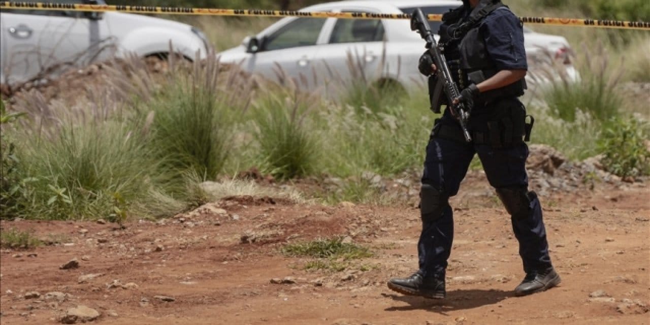 Güney Afrika’da dehşet olay: Mekâna ateş açtılar ölülerin eşyalarını gasbettiler