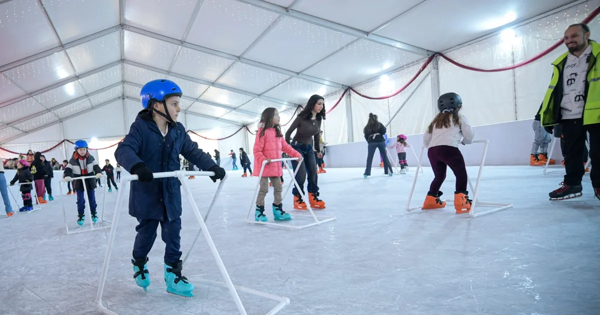 İzmirliler buz pistlerini sevdi