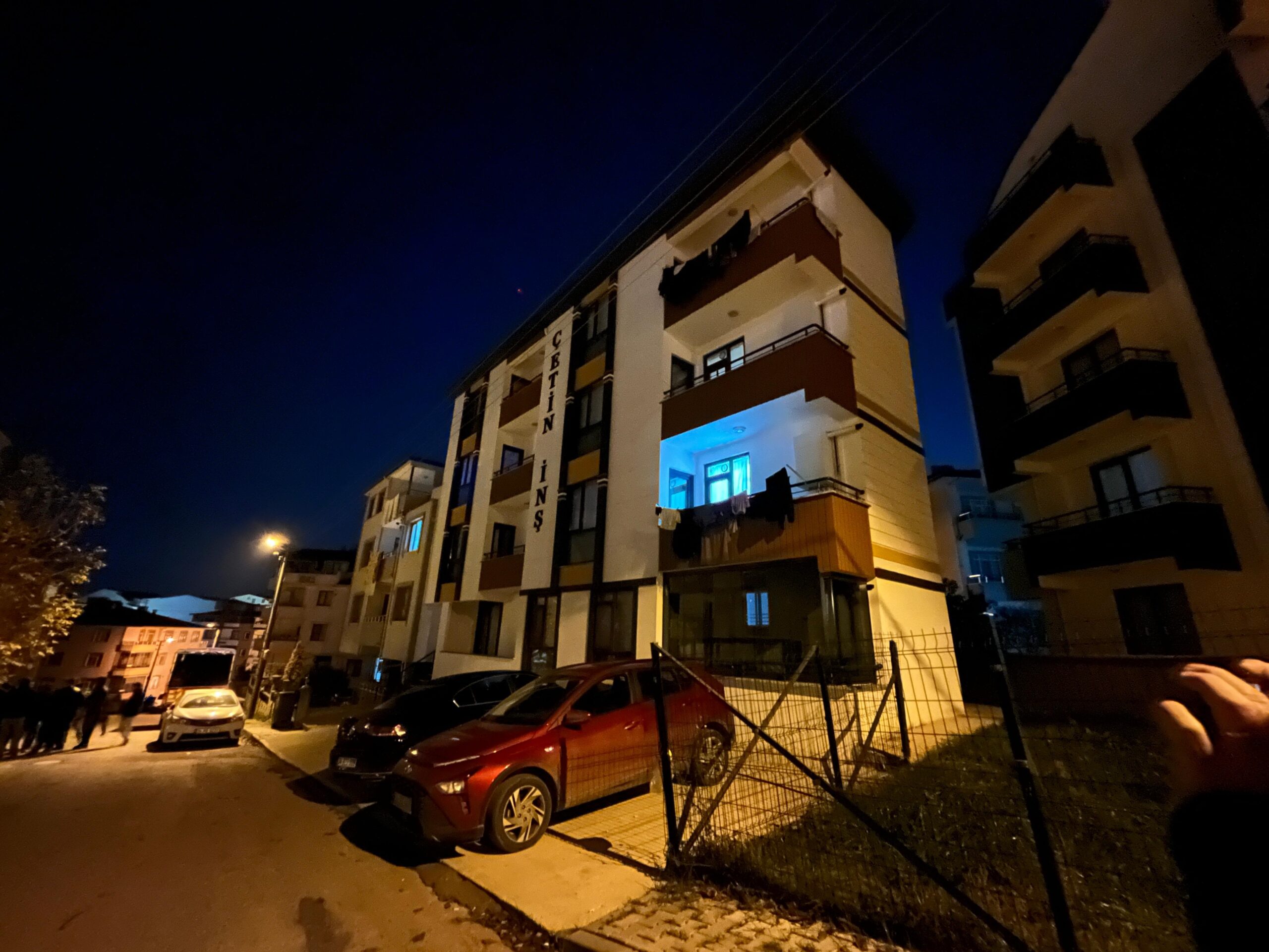 Kocaeli’de 16 yaşındaki genç kız odasında başından vurulmuş halde bulundu