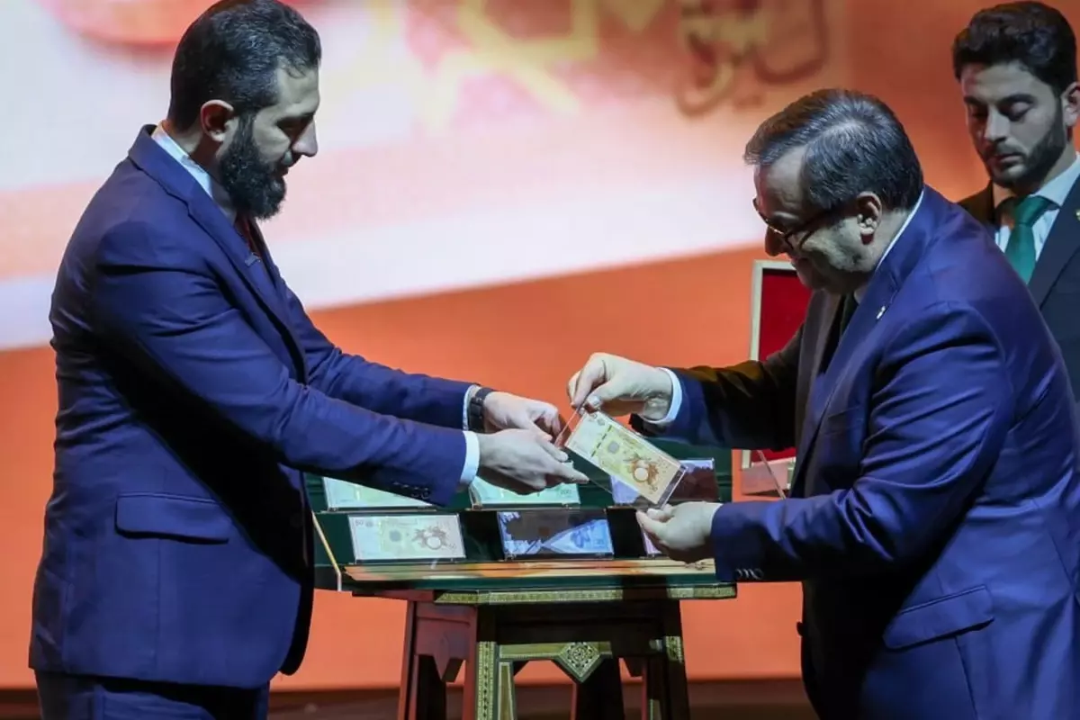 Suriye yeni banknotlarını tanıttı: İki sıfır atıldı, üretime vurgu yapıldı