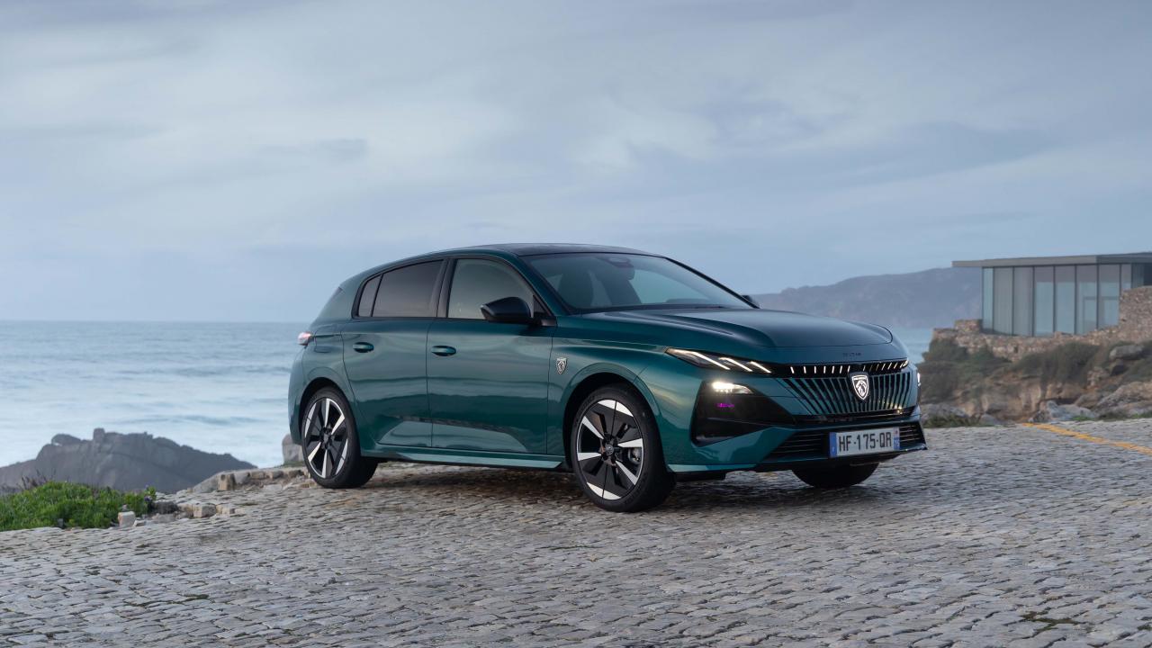 Yeni yüzü ve artan menziliyle geliyor: Makyajlı Peugeot 308, 2026’da Türkiye yollarında