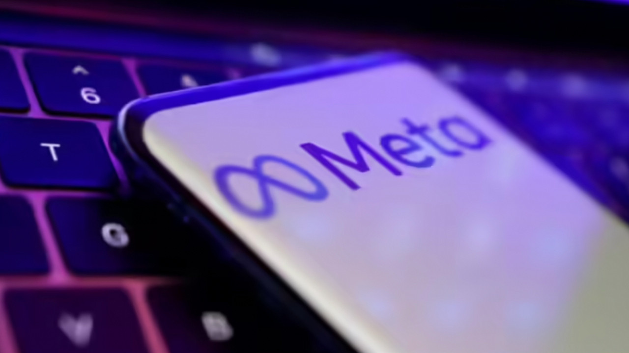 Meta, gençlerin yapay zekâ karakterleriyle sohbet etmesini durdurdu!