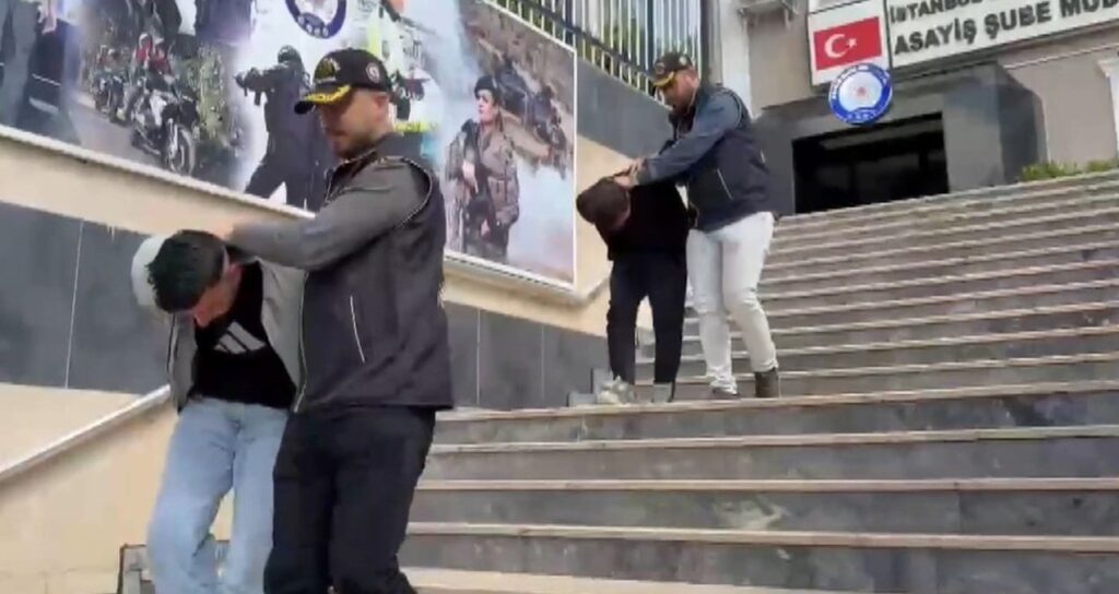 is-insanini-kredi-limitini-yukseltecegiz-diyerek-dolandirdilar-qWbFZJI3