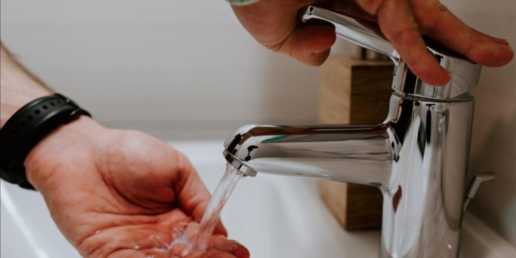 izsu-acikladi-izmirde-7-saate-varan-su-kesintisi-Q6I9lqwO